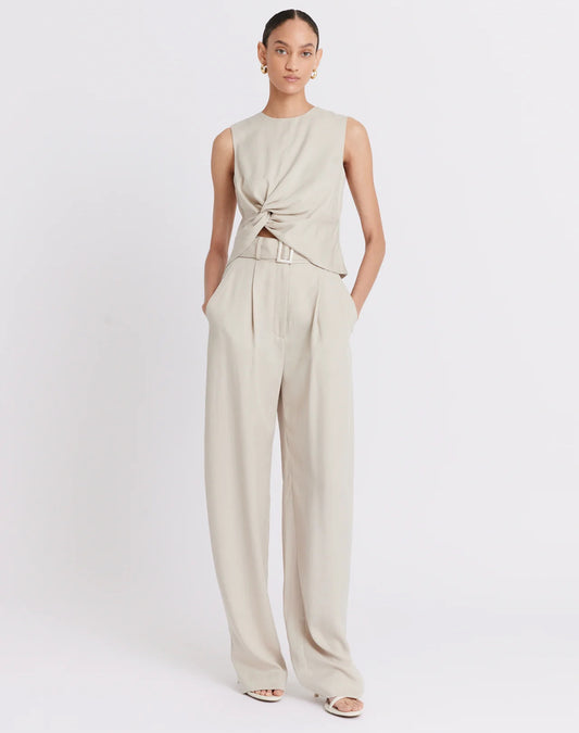 Pleated Barrel Trouser