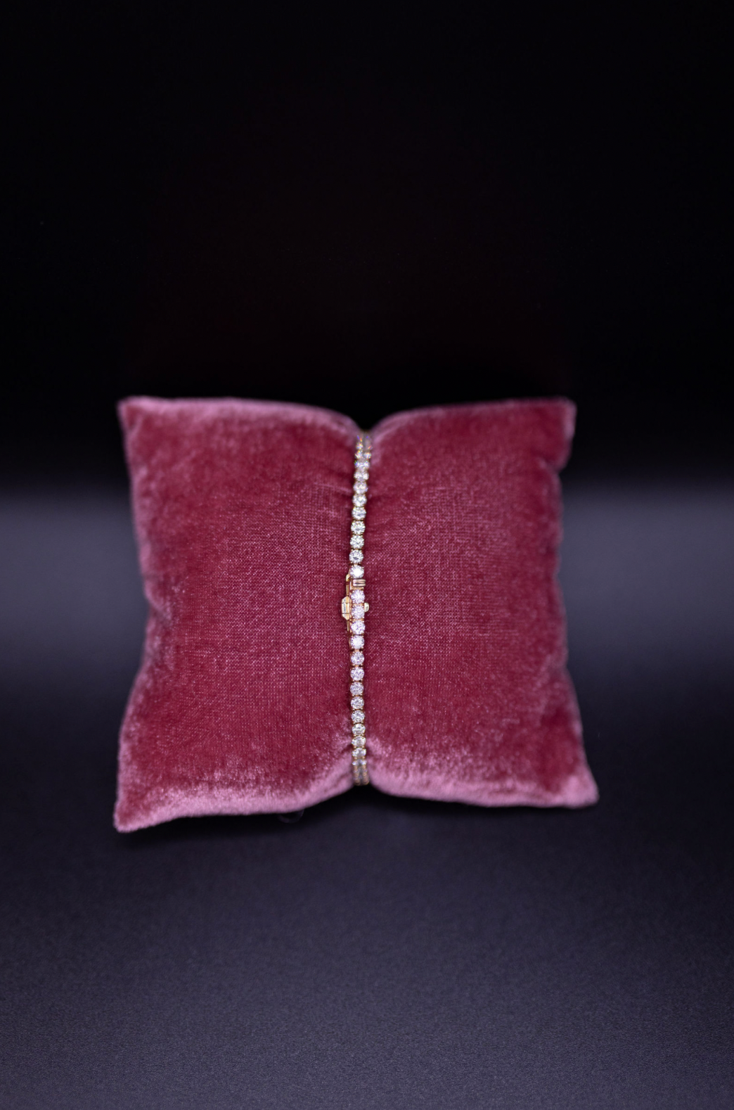 14k YG Tennis Bracelet 3.31ct