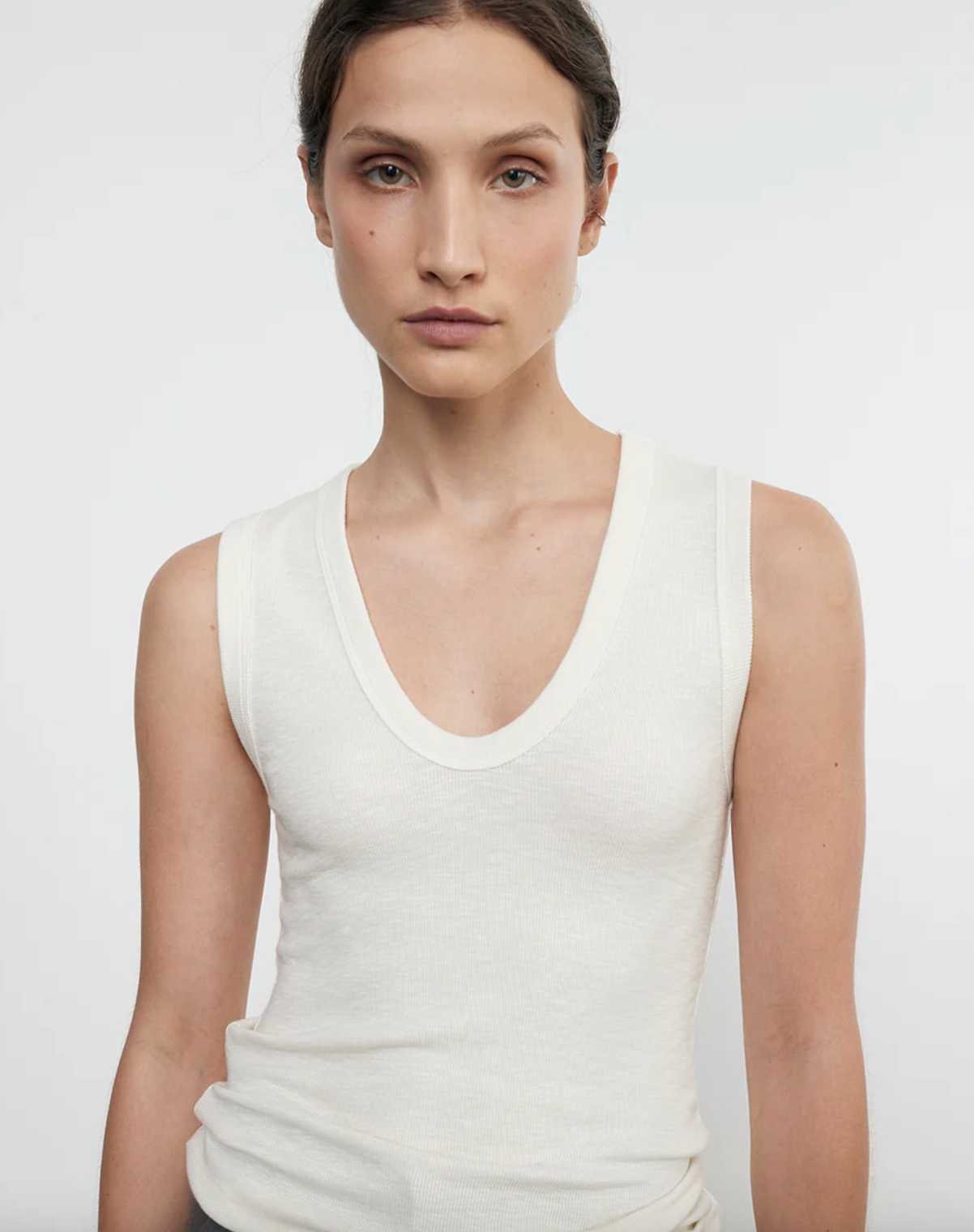 Textured Knit Sleeveless U